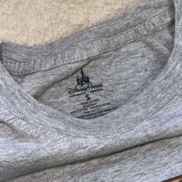 2018 disney parks annual passholder shirt - Picture 2 of 2